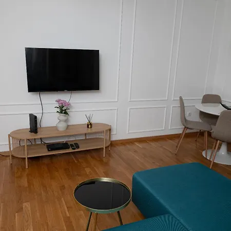 2 Bedroom Private Parking Downtown نوفي ساد