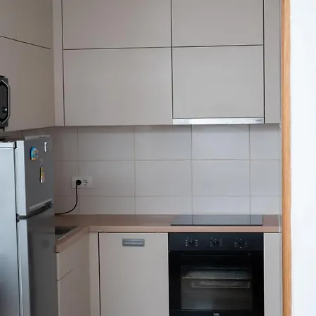 2 Bedroom Private Parking Downtown 아파트