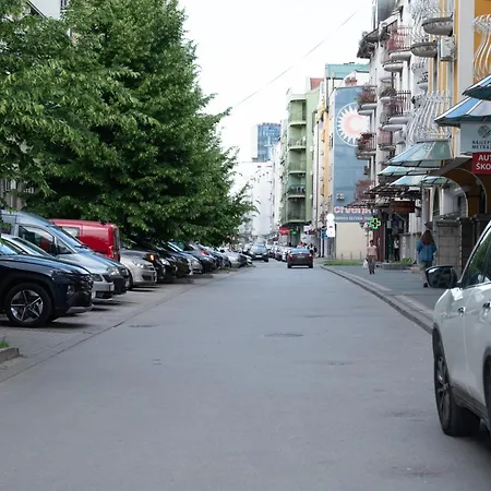 2 Bedroom Private Parking Downtown 아파트