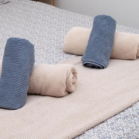 2 Bedroom Private Parking Downtown شقة *