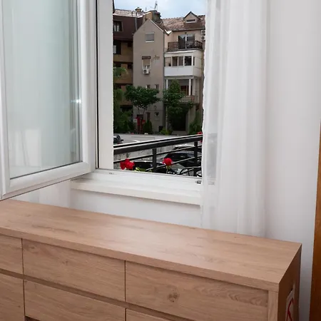 Apartman 2 Bedroom Private Parking Downtown