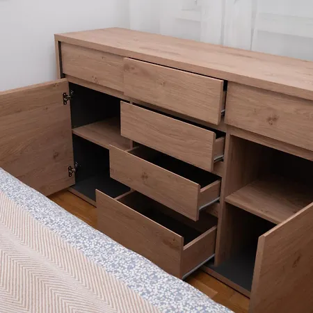 2 Bedroom Private Parking Downtown *